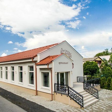 Am Kastiel Penzion Rimavska Sobota Εξωτερικό φωτογραφία